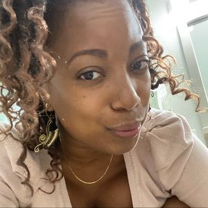 Meet your Posher, Renee